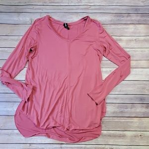 Agnes and Dora long sleeve v neck top